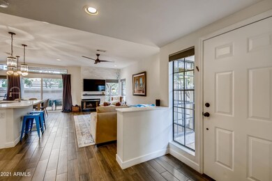 05 Foyer