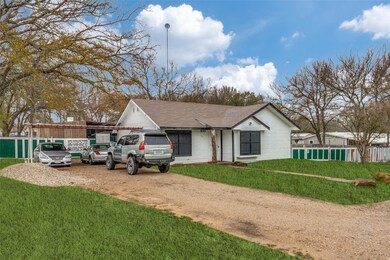 905 S Cardinal Rd, Azle, TX 76020 - photo 2