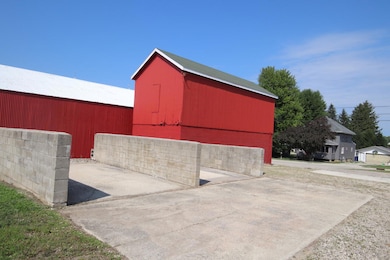 120 Dix Rd, Mount Calvary, WI 53057 - photo 6