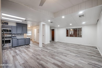 Living room 436