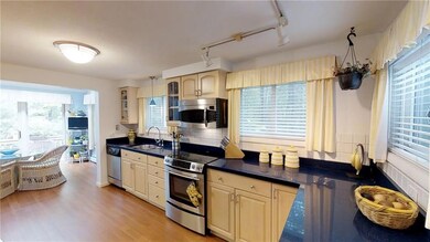 9 Rosemary Ln, Greenville, RI 02828 - photo 5