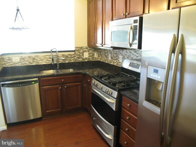 2803 Chinkapin Oak Ln unit 218, Woodbridge, VA 22191 - photo 2