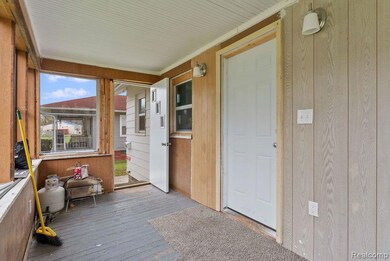 1717 Wolcott St, Flint, MI 48504 - photo 7