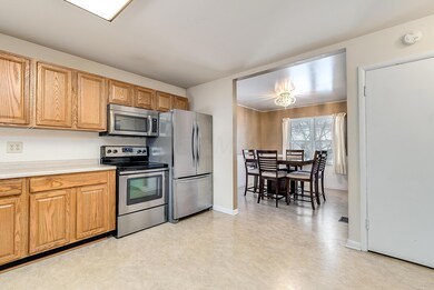 Dining into Kitchen