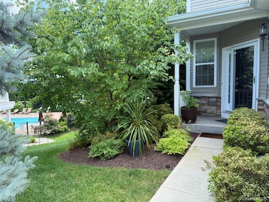 18 Pritchard Ct, Fishkill, NY 12524 - photo 2