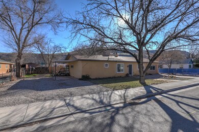 2 Front Exterior