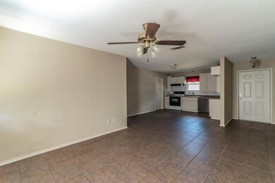 813 W Smith St, Cleburne, TX 76033 - photo 4