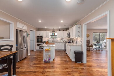 185 Lancewood Cir, Lufkin, TX 75904 - photo 3