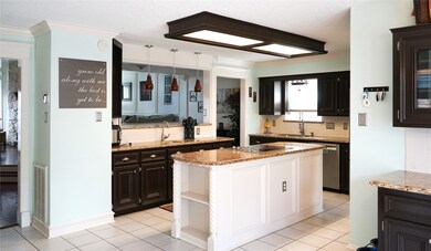 1810 Eagles Cove, Friendswood, TX 77546 - photo 5