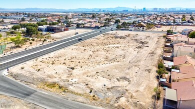 Birds eye view of property featuring a mountain vi