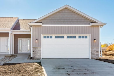 904 Henryson St, Story City, IA 50248 - photo 2