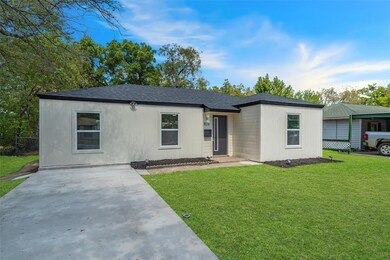 826 Chickasaw Trace, Grand Prairie, TX 75051 - photo 2