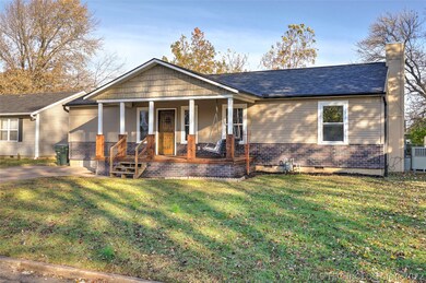 204 E 12th Place, Claremore, OK 74017 - photo 2