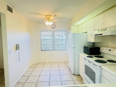 Eat-in Kitchen