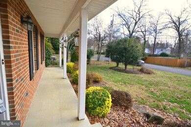 100 Spruce Ln, Annapolis, MD 21403 - photo 3