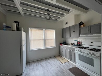 324-326 Summer Ave unit 3, Newark, NJ 07104 - photo 2