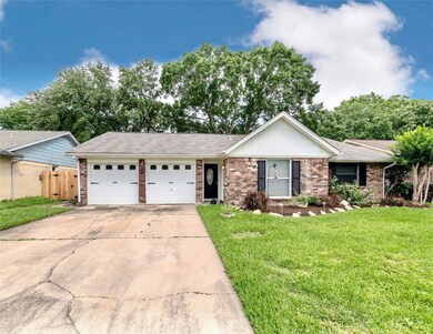 4218 Townes Forest Rd, Friendswood, TX 77546 - photo 2