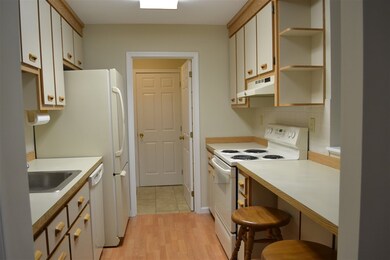 45 Dogwood Dr unit U303, Nashua, NH 03062 - photo 4