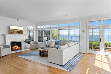 7020 Great Peconic Bay Blvd, Laurel, NY 11948 - photo 3