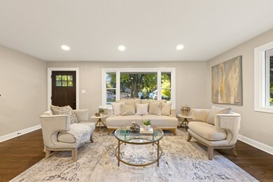 957 N Sleight St, Naperville, IL 60563 - photo 4