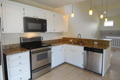 36_linkside_kitchen_03_MLS