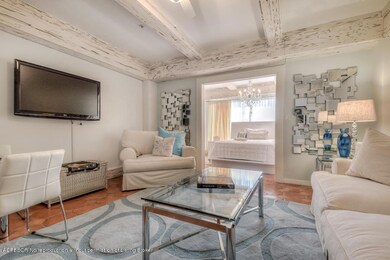 Palm Beach Hotel, Unit 1109_04