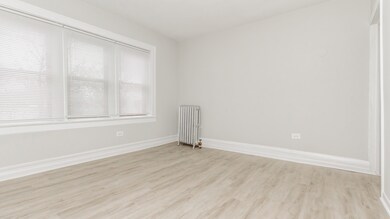 2724 W Rosemont Ave unit 3, Chicago, IL 60659 - photo 2