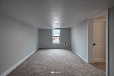 325 S Chelan Ave, Wenatchee, WA 98801 - photo 7