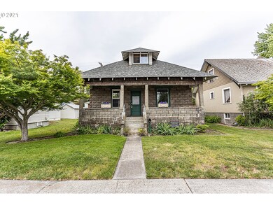 714 W 9th St, the Dalles, OR 97058 - photo 2
