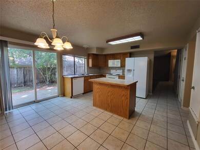 2136 Loma Verde Dr, Bedford, TX 76021 - photo 5