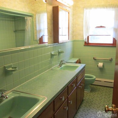 1818 W 4th St unit Right, Dunellen, NJ 08812 - photo 6