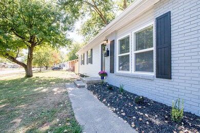 2326 Dawnshire Dr, Columbus, IN 47203 - photo 3