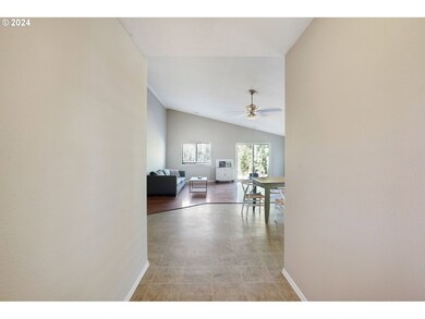 925 Grant St, Lafayette, OR 97127 - photo 4