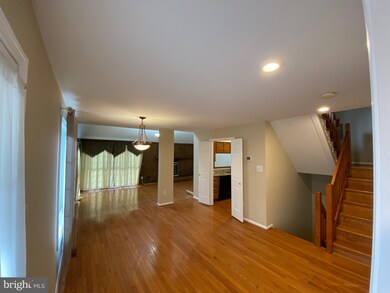 10017 Beacon Pond Ln, Burke, VA 22015 - photo 6