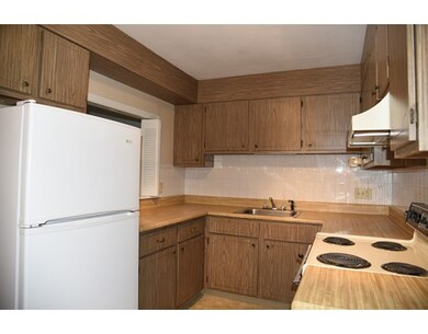 62 Jacqueline Rd unit 8, Waltham, MA 02452 - photo 2