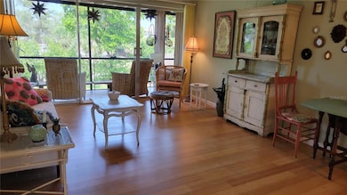 Park Lane Condominiums unit B17, Sarasota, FL 34237 - photo 2