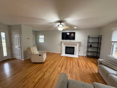 191 Kathy Cir unit 10, Linden, MI 48451 - photo 4