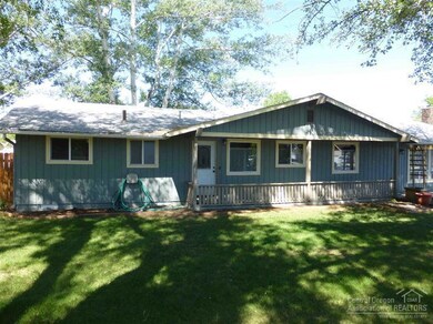 2125 SW 23rd St, Redmond, OR 97756 - photo 3