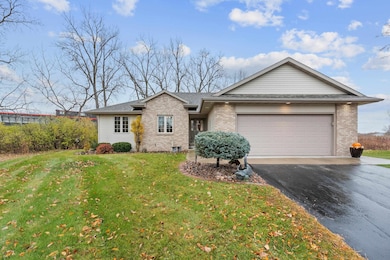 100 Schubert Ln unit 16, Fond Du Lac, WI 54935 - photo 2