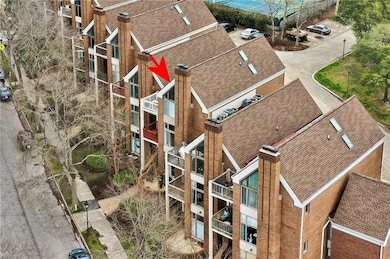 696 Mowbray Arch unit 460, Norfolk, VA 23507 - photo 3