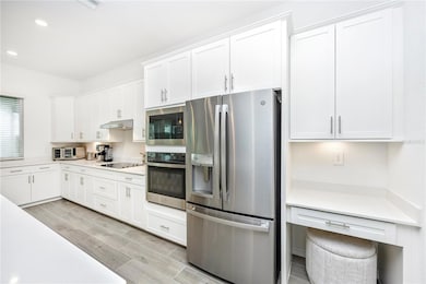 17662 Santorini Ct, Venice, FL 34293 - photo 7