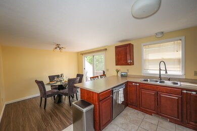 11 Albury Stone Cir unit U220, Nashua, NH 03063 - photo 5