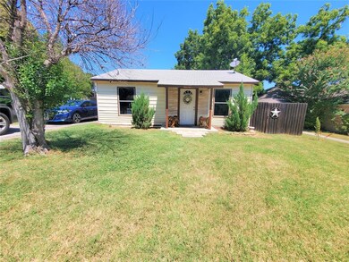 8224 Downe Dr, Fort Worth, TX 76108 - photo 3