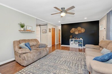 4-LivingRoom