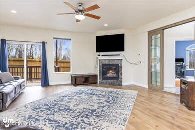 06-Living Room-DW-0060