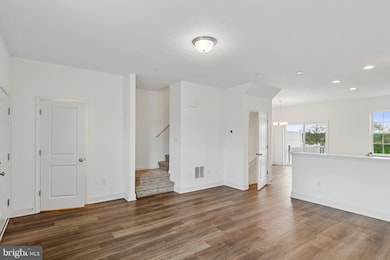 119 Holstein Dr unit 163, Hanover, PA 17331 - photo 5