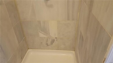 613 N 6th St unit 2nd flr apt, Allentown, PA 18102 - photo 7