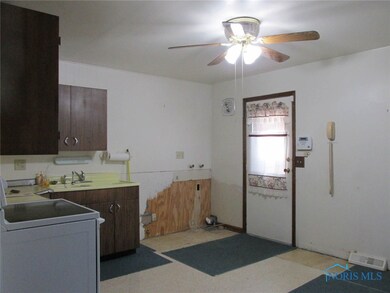 Kitchen (15x12)
