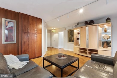 Penn Center House unit 1304-06, Philadelphia, PA 19103 - photo 2