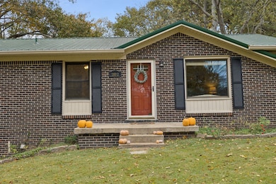 202 Cathey Ln, Columbia, TN 38401 - photo 3